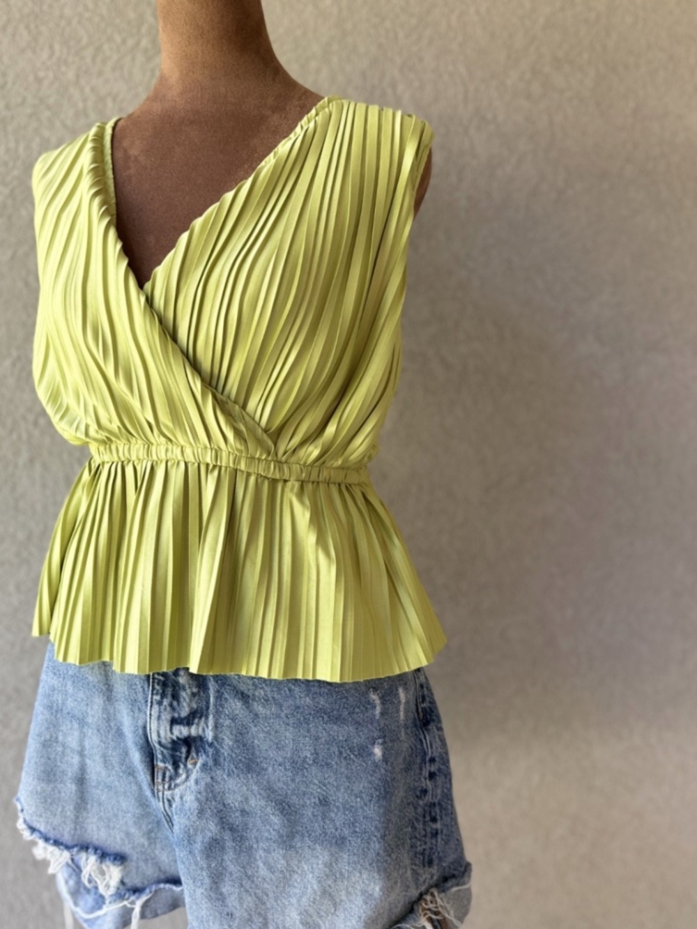 Chartreuse Green Pleated Wrap Peplum Empire Waist Sleeveless Blouse Size L Top